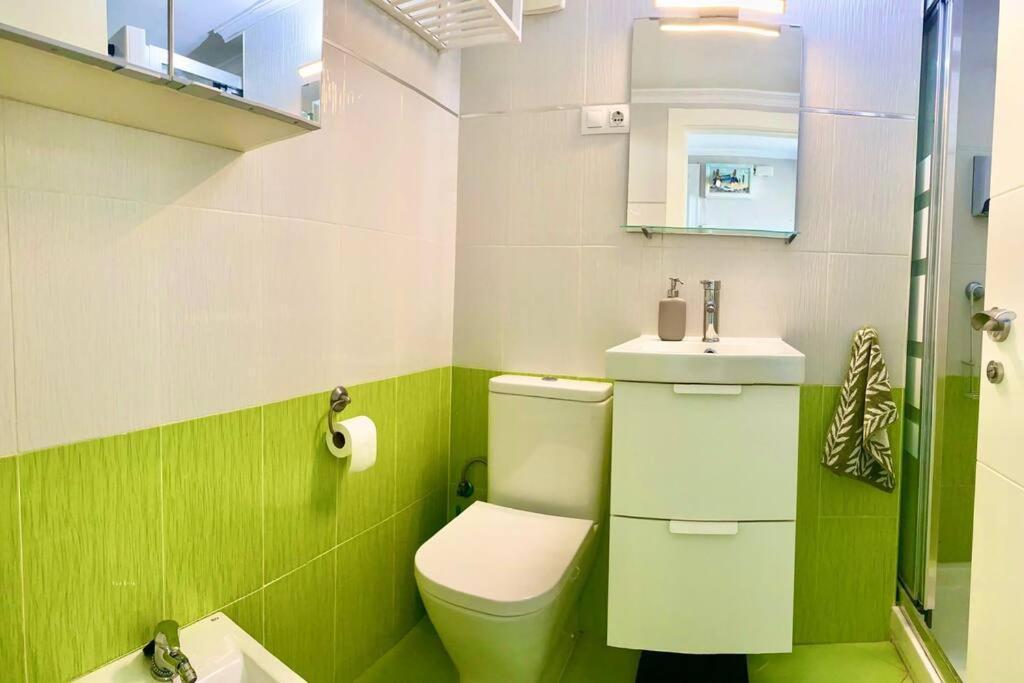 トレモリノスApartamento Lindaアパートメント エクステリア 写真